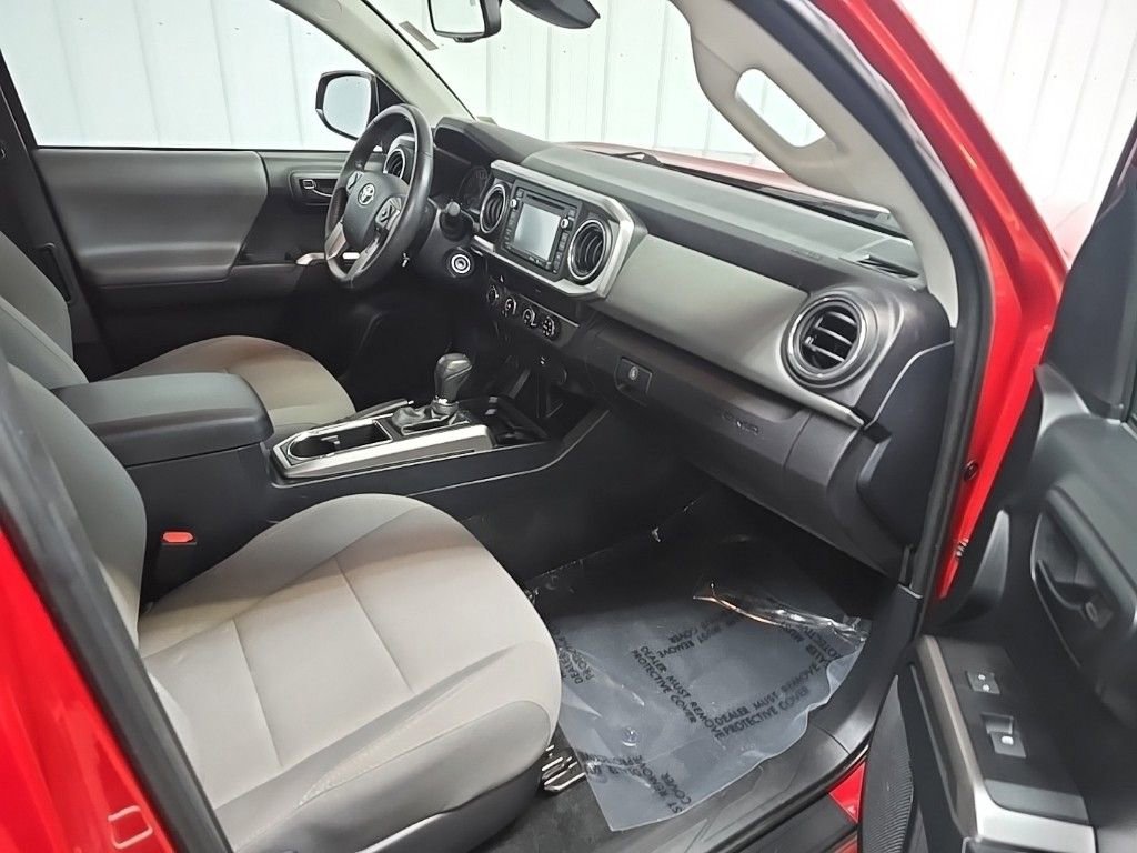 Used 2019 Toyota Tacoma SR5 AWD/4WD image 22
