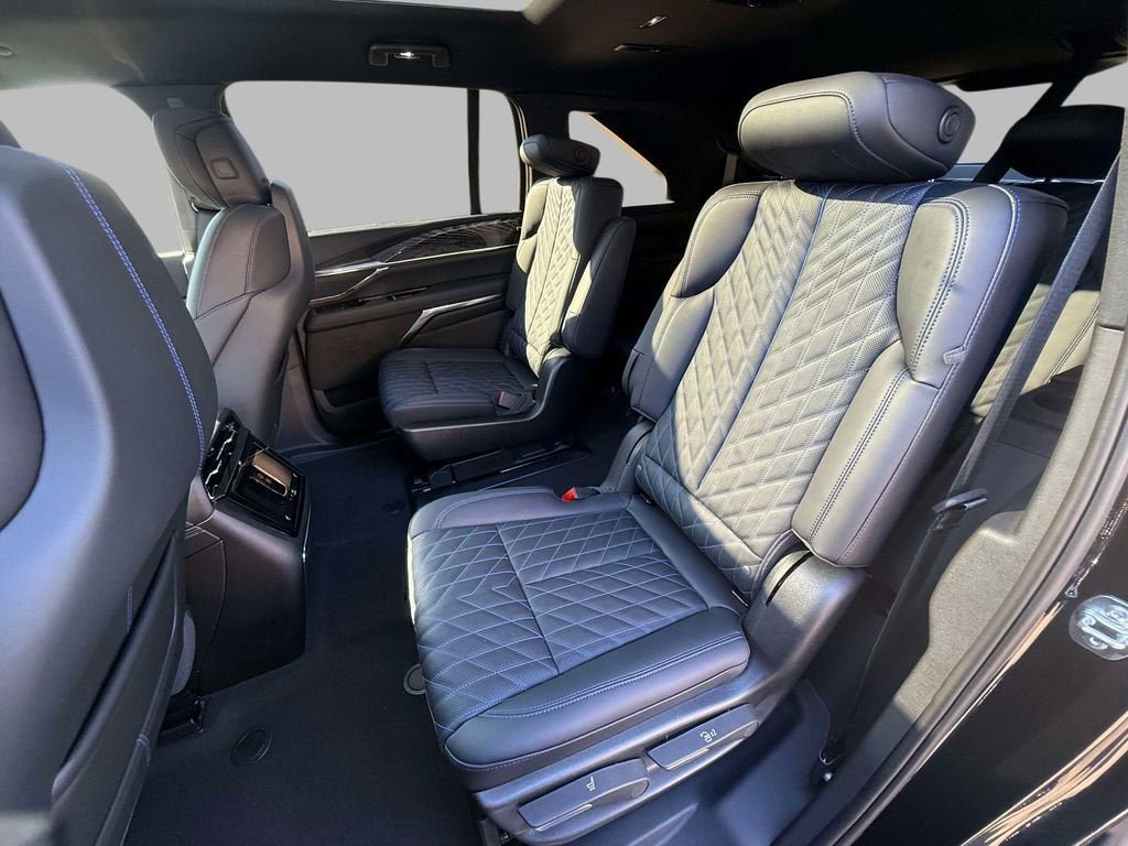 New 2025 Cadillac Escalade IQ Luxury 1 AWD/4WD image 13