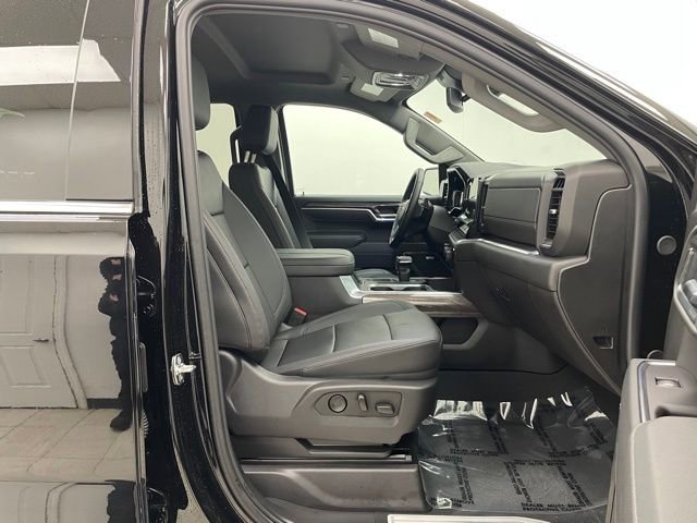 Certified 2025 Chevrolet Silverado 1500 LTZ image 18