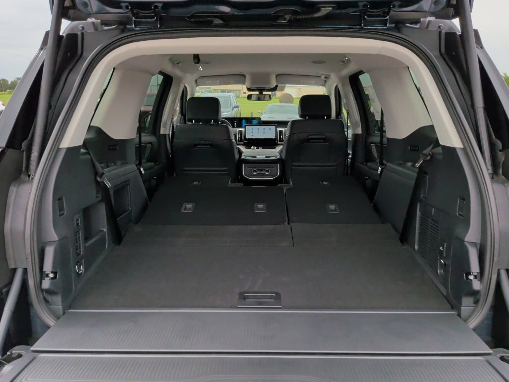 New 2027 Ford Expedition Active RWD image 44