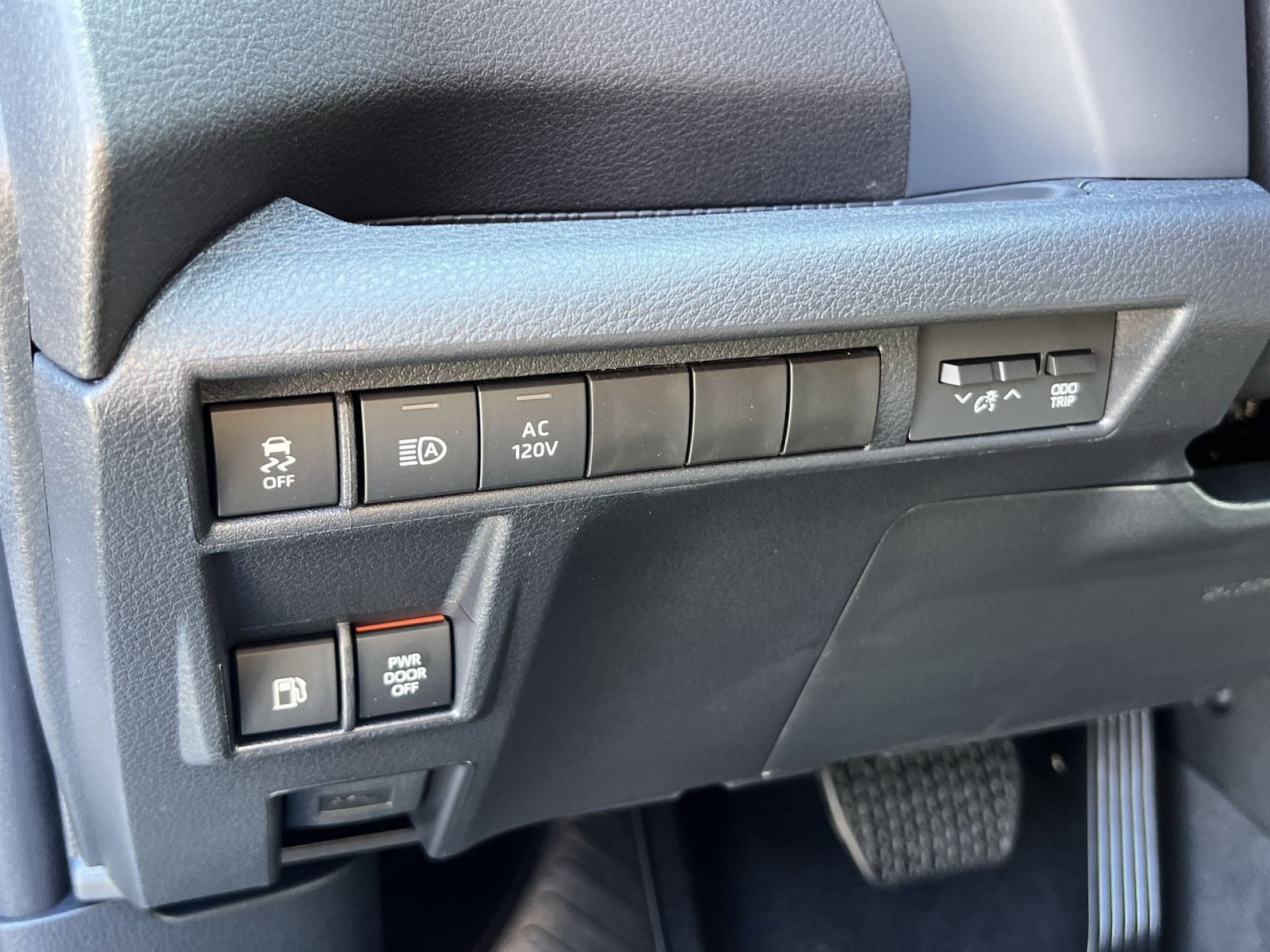 New 2026 Toyota Sienna Limited AWD/4WD image 24