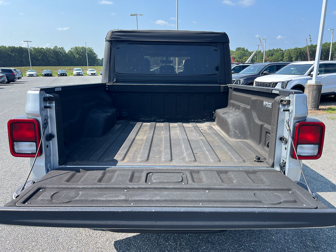 Used 2022 Jeep Gladiator Mojave AWD/4WD image 5