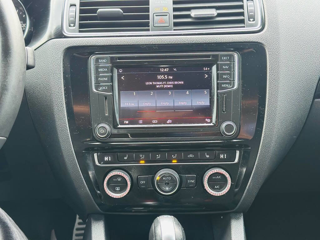 Used 2017 Volkswagen Jetta GLI image 13