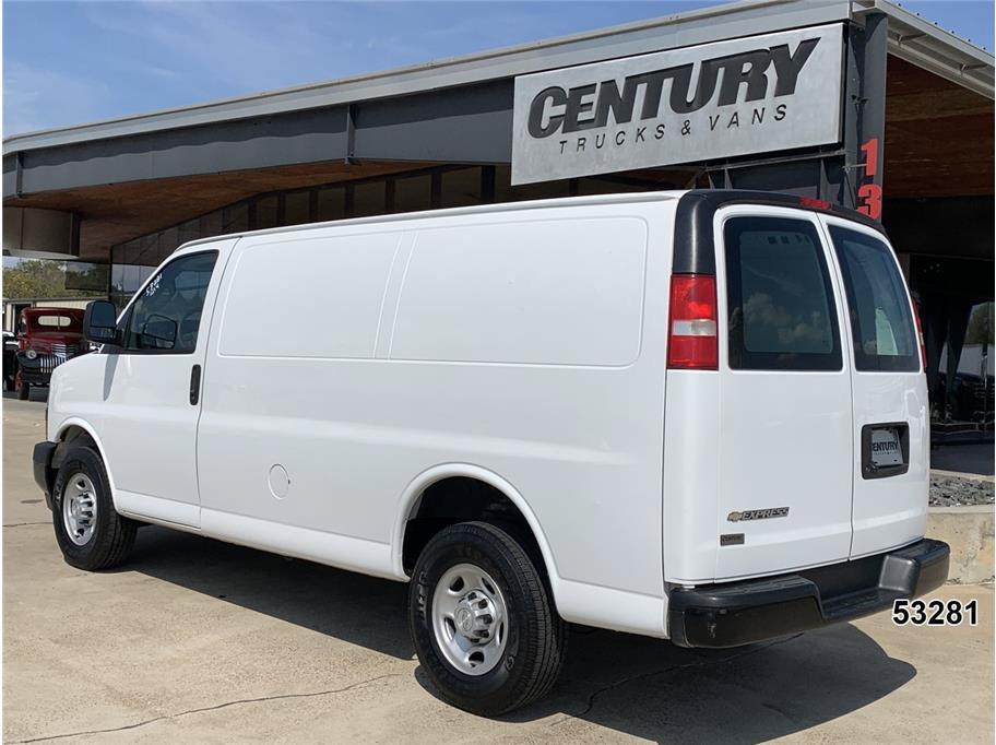 Used 2019 Chevrolet Express 2500 RWD image 6