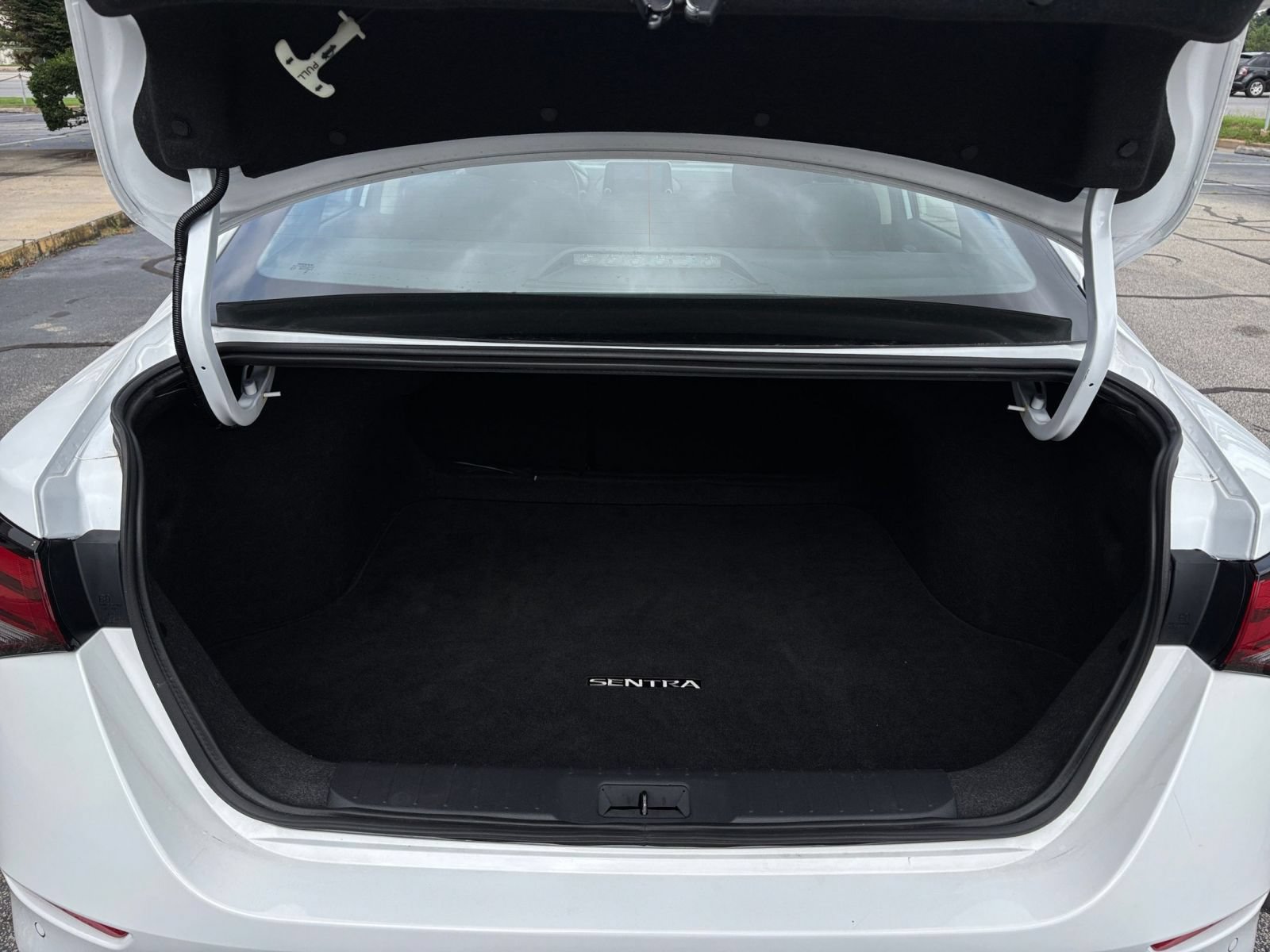 Used 2025 Nissan Sentra SV FWD image 29