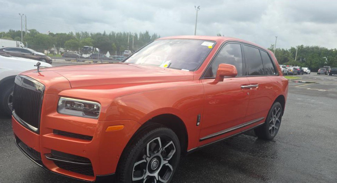 Used 2023 Rolls-Royce Cullinan Black Badge w/ Driver's Package AWD/4WD image 1