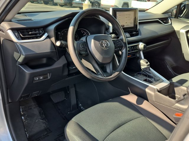 Certified 2023 Toyota RAV4 LE AWD/4WD image 4