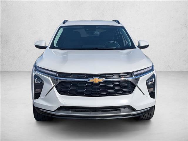 Used 2025 Chevrolet Trax LT w/ Driver Confidence Package FWD image 2
