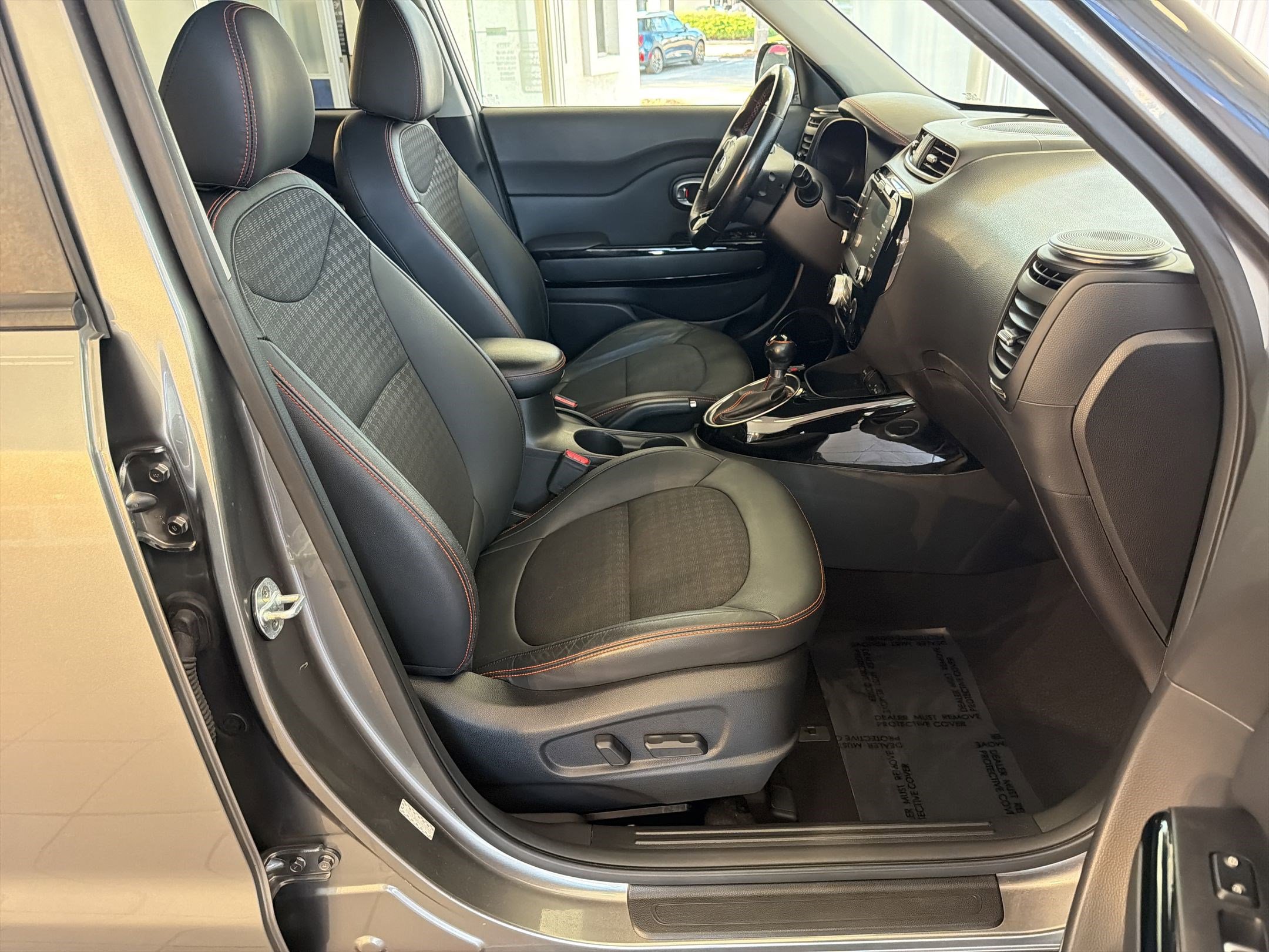 Used 2018 Kia Soul ! w/ Tech Package FWD image 31