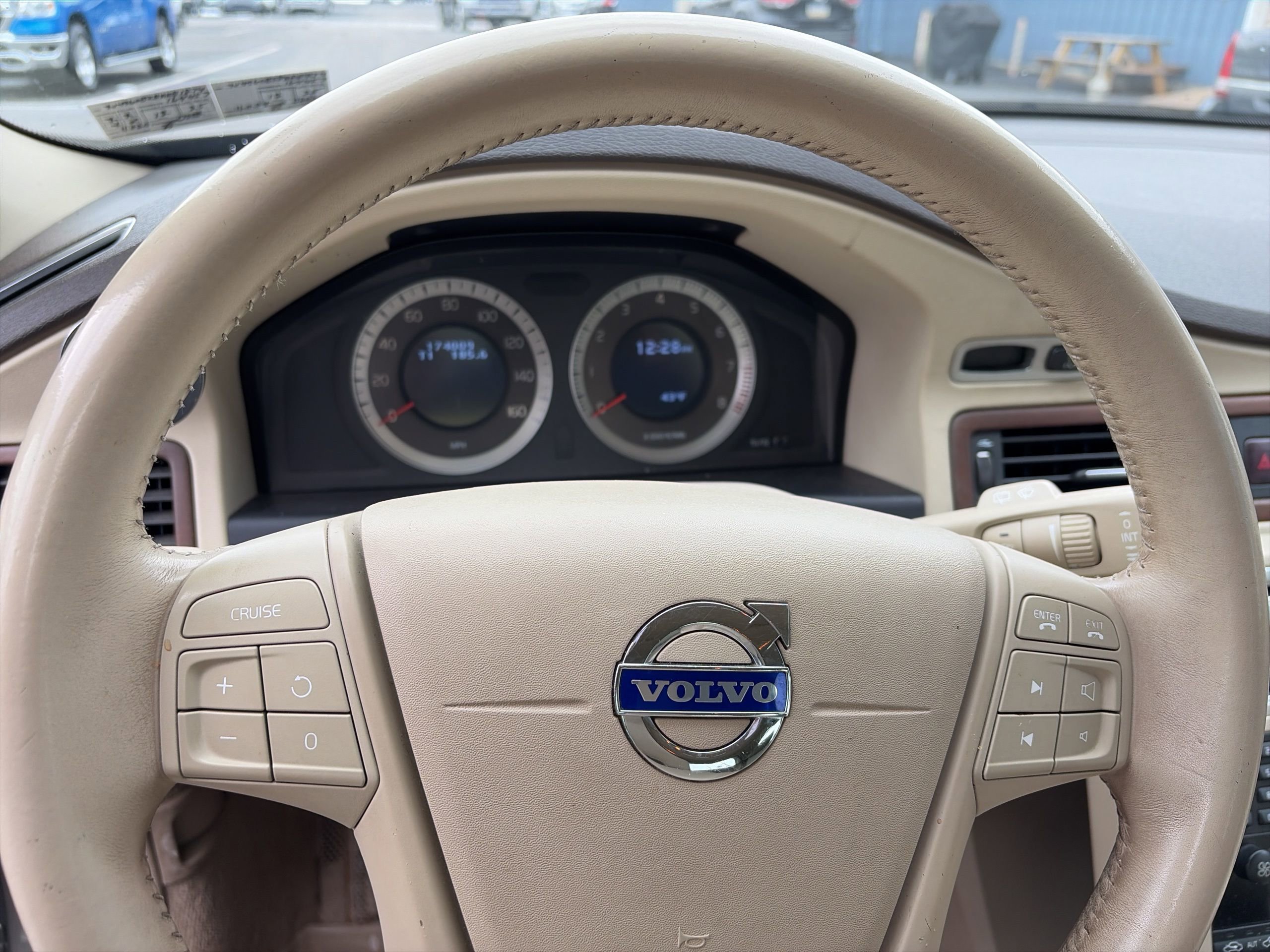 Used 2010 Volvo XC70 3.2 image 12