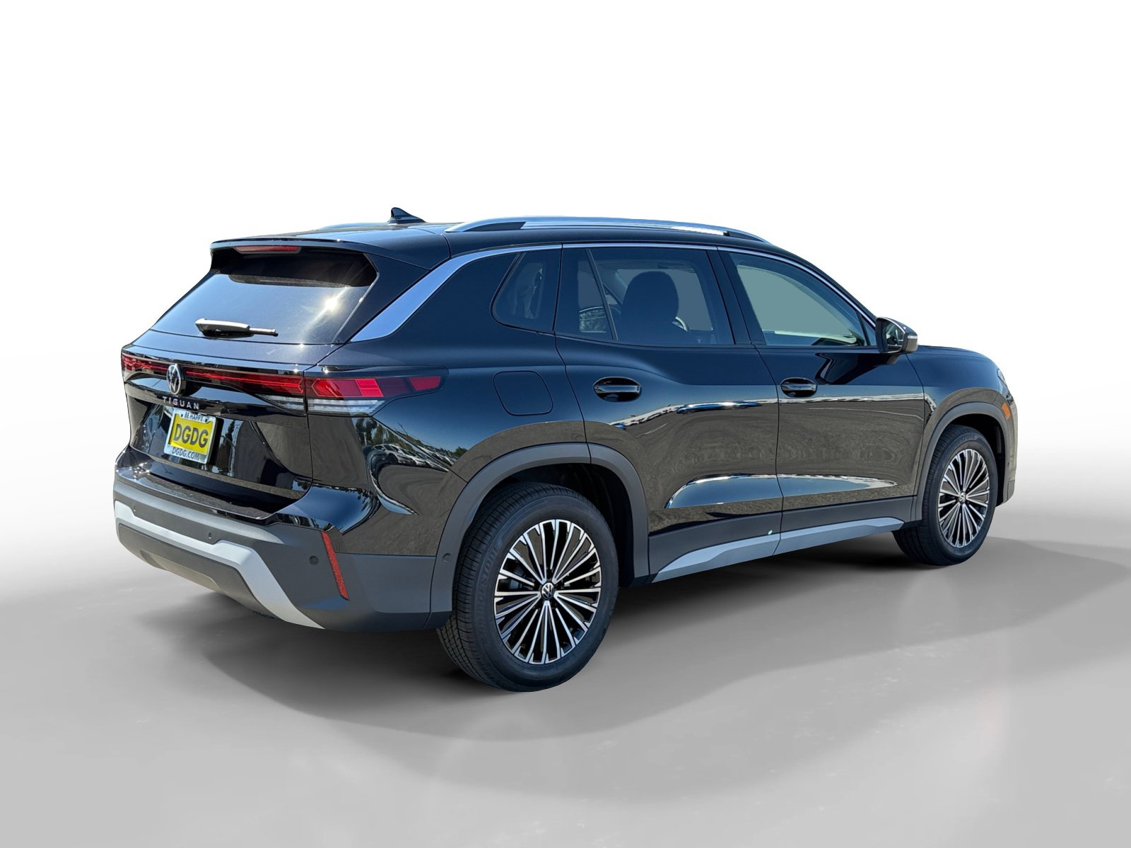 New 2026 Volkswagen Tiguan S FWD image 5