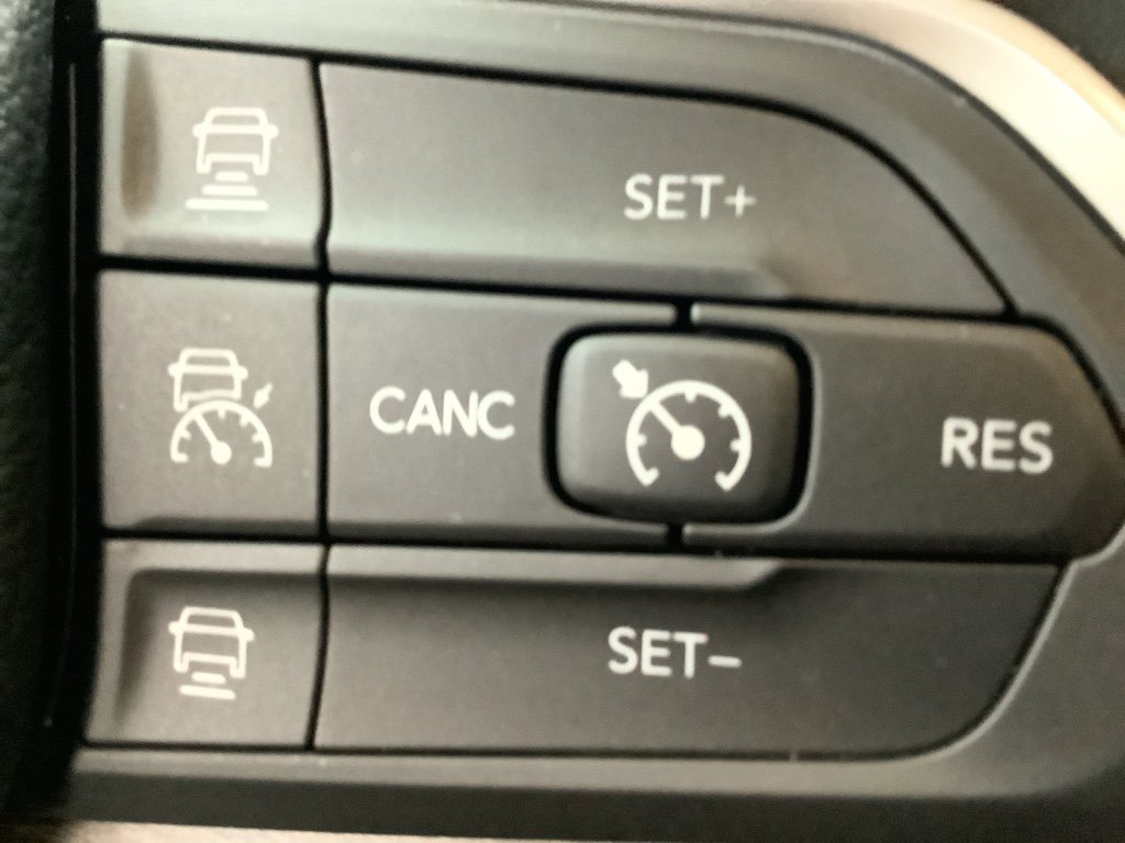 Used 2025 Jeep Grand Cherokee L Limited w/ Luxury Tech Group II image 17