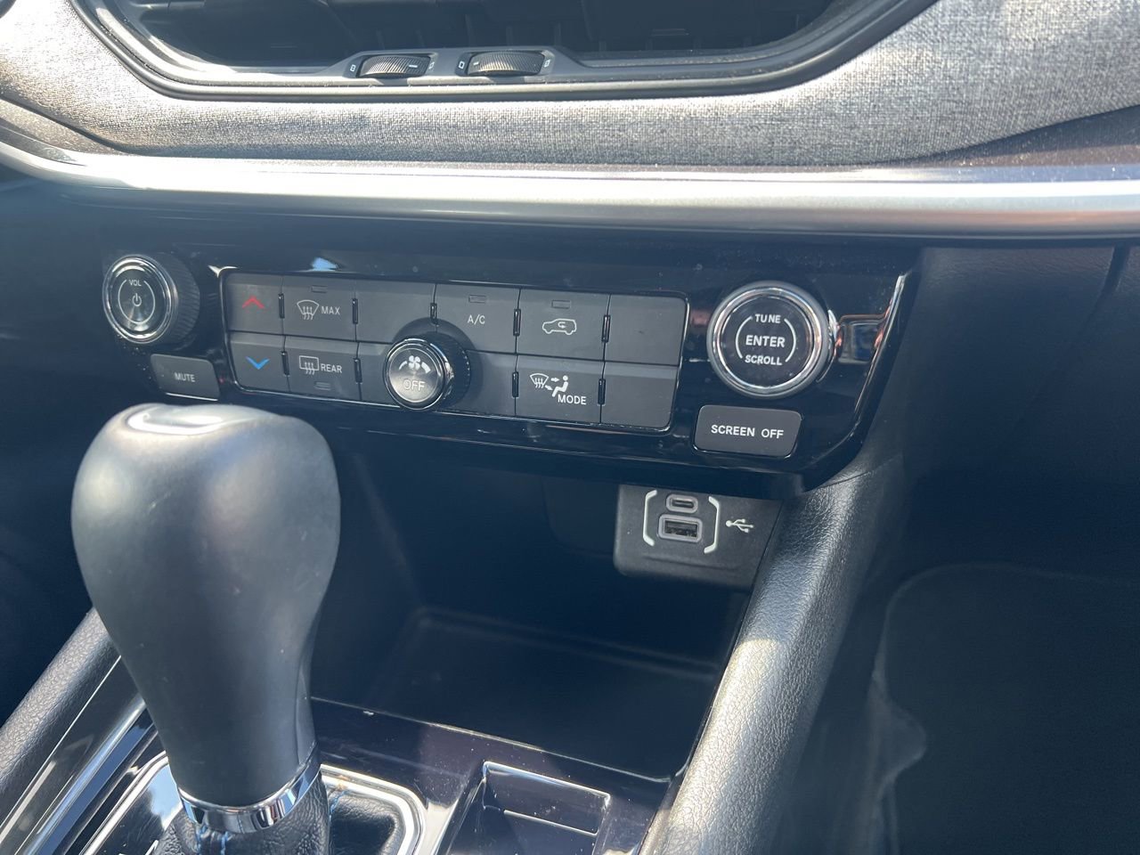 Used 2022 Jeep Compass Latitude w/ Sun and Sound Group image 30