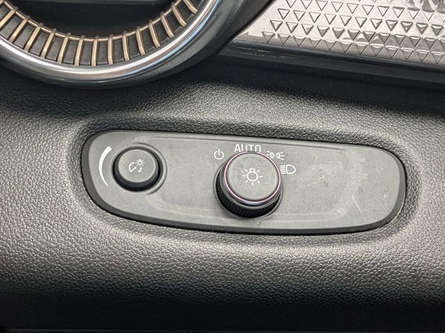 Used 2025 Chevrolet Trax ACTIV w/ Sunroof Package image 29