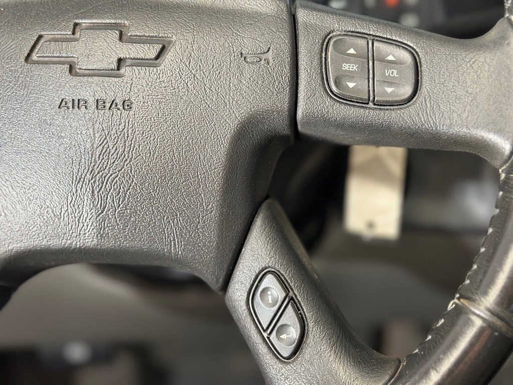 Used 2006 Chevrolet Avalanche Z71 w/ Sun And Sound Package image 29