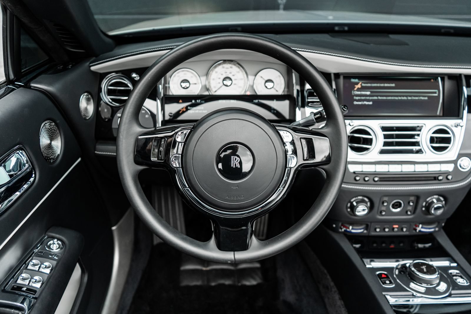 Used 2020 Rolls-Royce Dawn RWD image 31