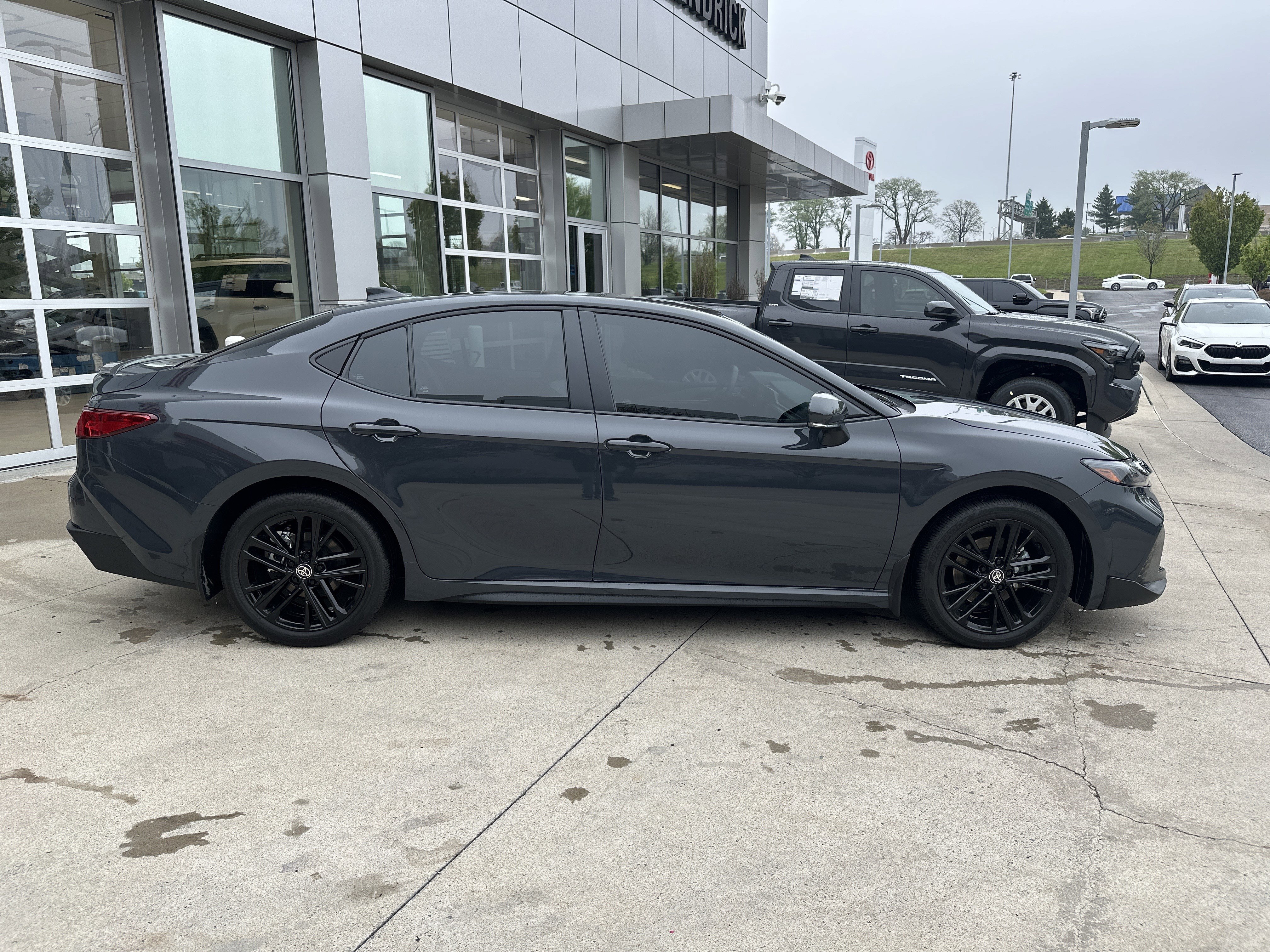 Used 2026 Toyota Camry SE AWD/4WD image 10