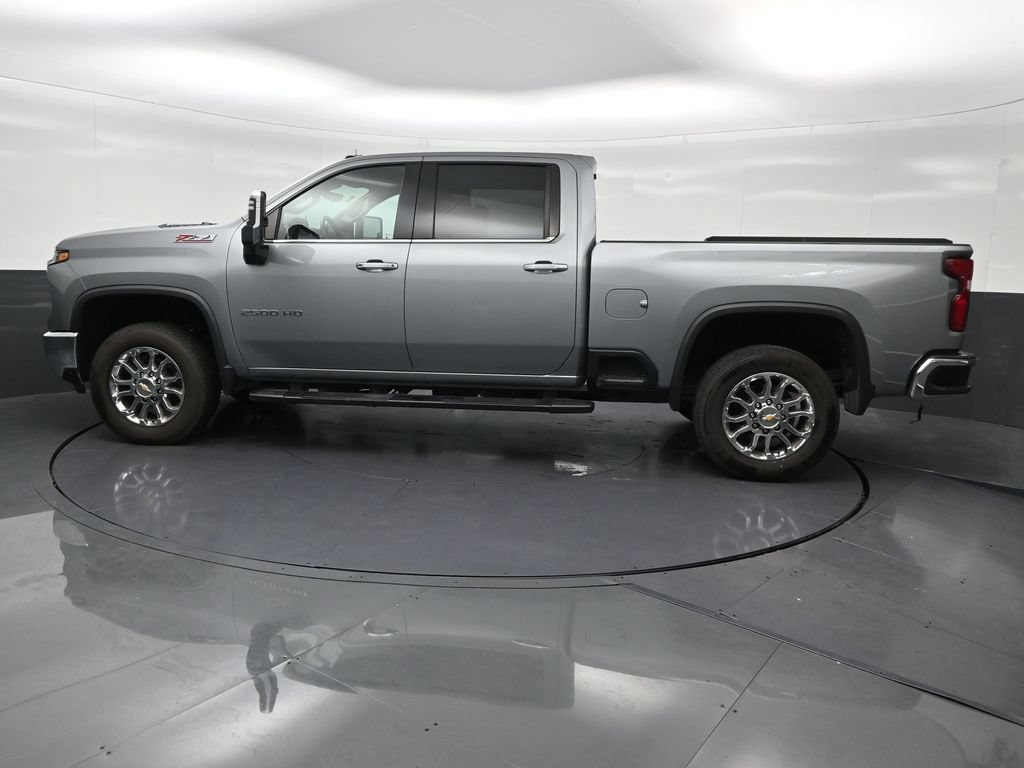 Used 2024 Chevrolet Silverado 2500 LTZ w/ LTZ Convenience Package AWD/4WD image 2