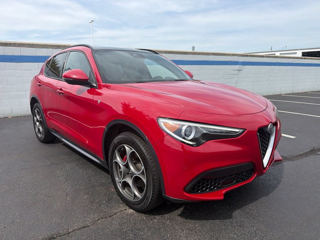 Used 2022 Alfa Romeo Stelvio Ti AWD/4WD image 7