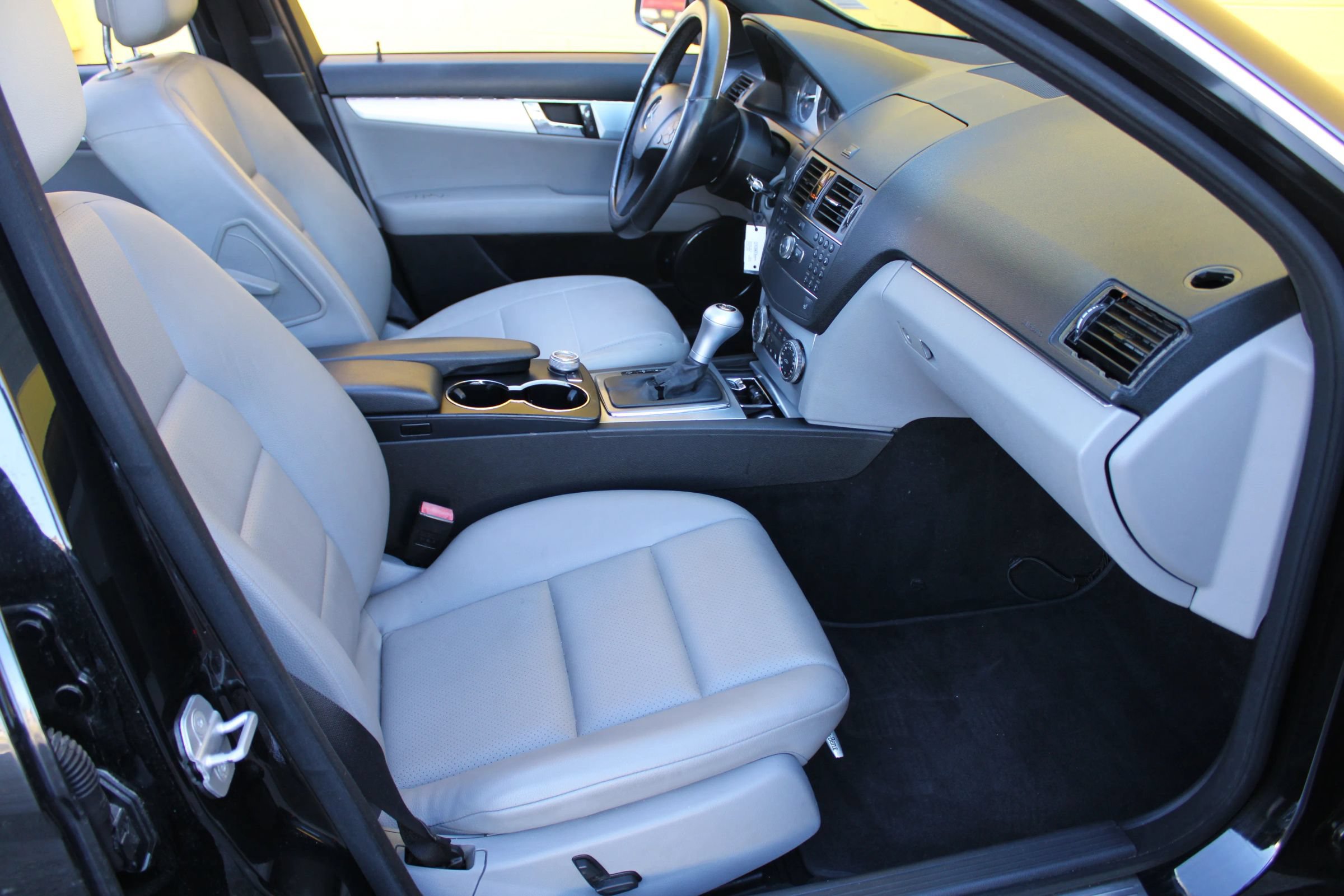 Used 2008 Mercedes-Benz C 300 Sedan image 28