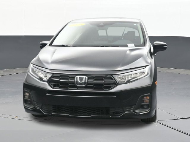 Used 2025 Honda Odyssey Touring image 2