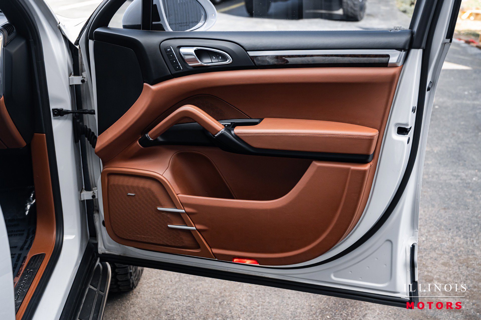 Used 2016 Porsche Cayenne S image 43