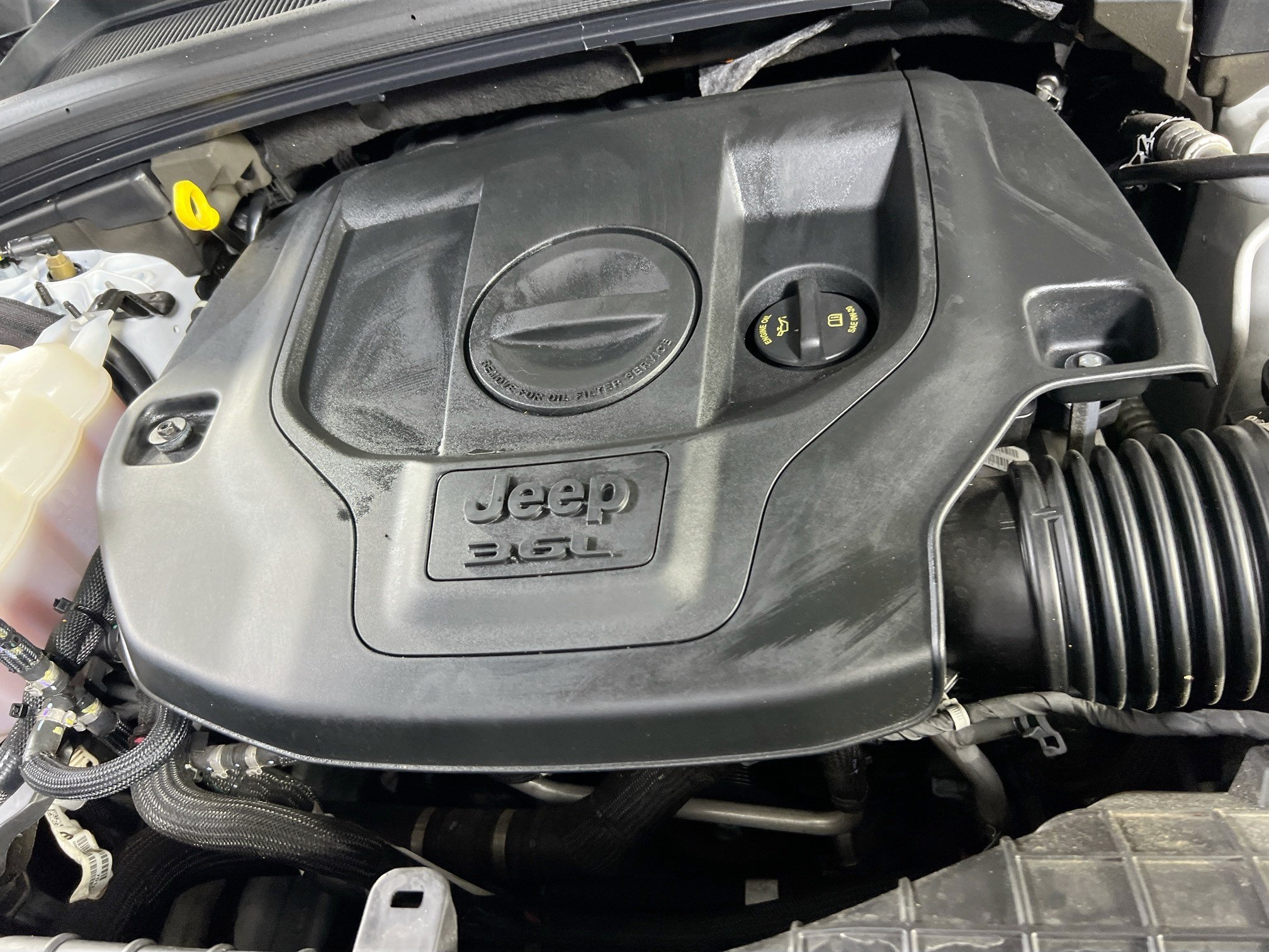 Used 2023 Jeep Grand Cherokee Overland AWD/4WD image 31