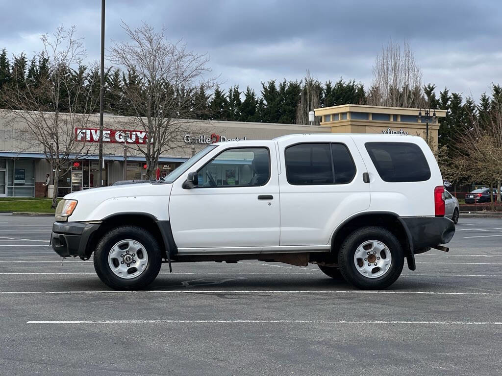 Used 2000 Nissan Xterra XE image 2