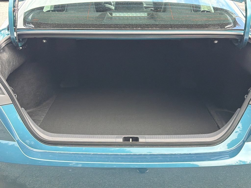 New 2026 Toyota Camry Hybrid FWD image 18