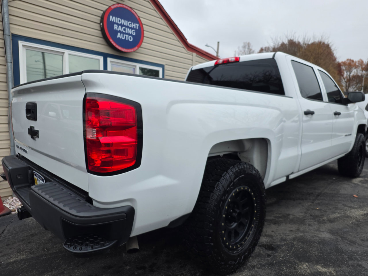 Used 2018 Chevrolet Silverado 1500 W/T w/ Trailering Package image 10