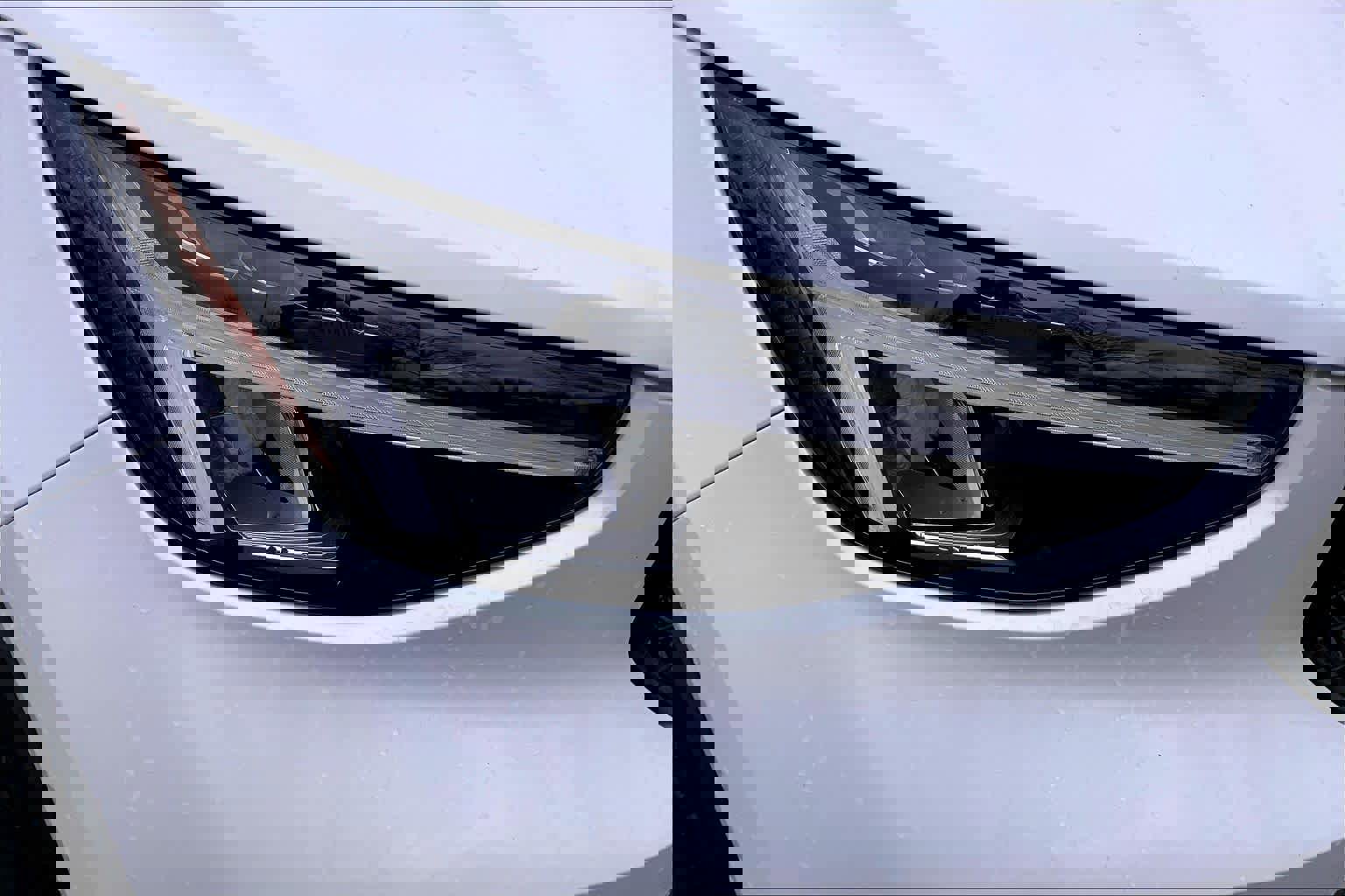 Used 2023 Volvo XC40 B5 Plus w/ Driver Assist Package AWD/4WD image 28