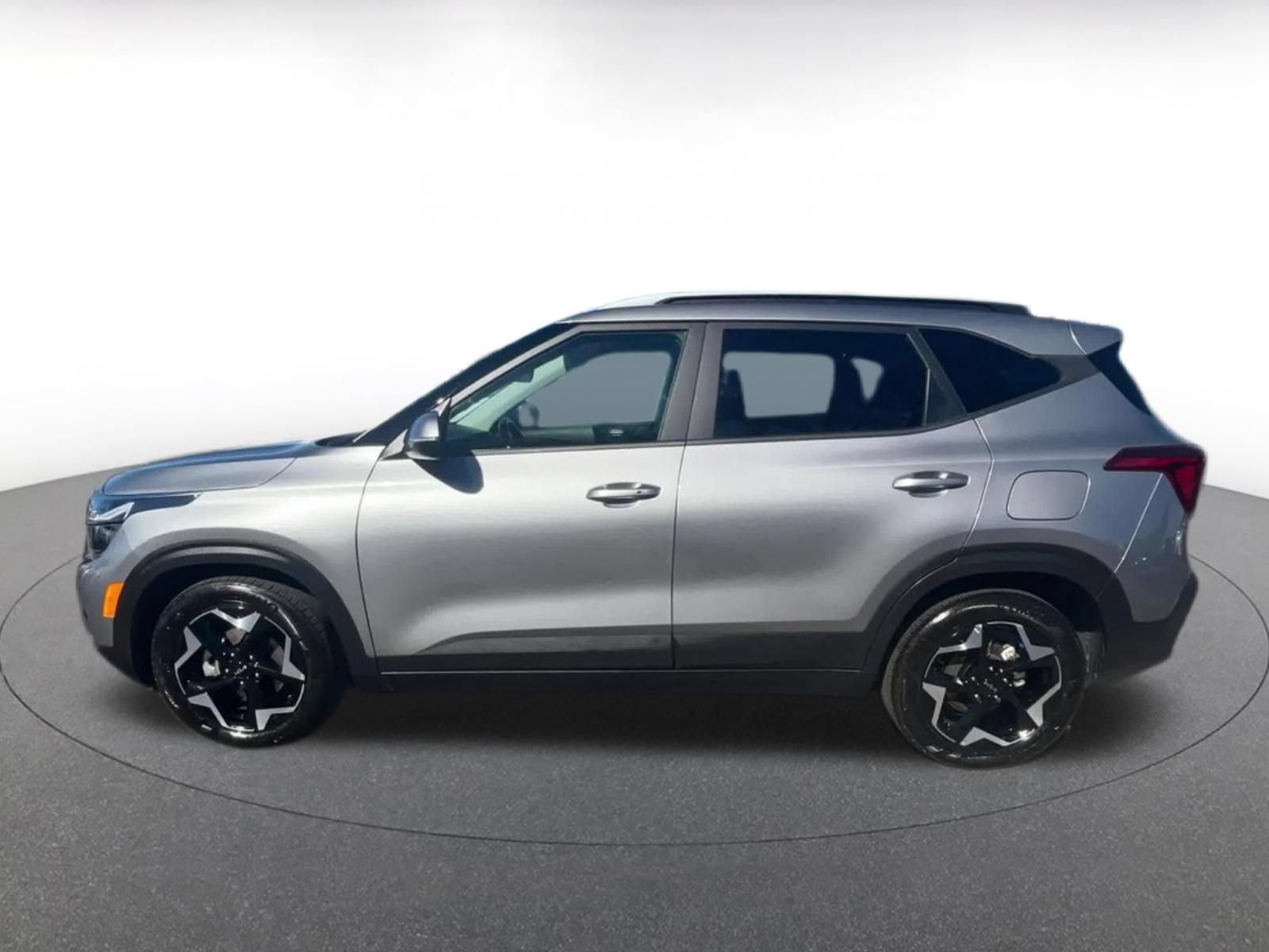 Used 2025 Kia Seltos S FWD image 9