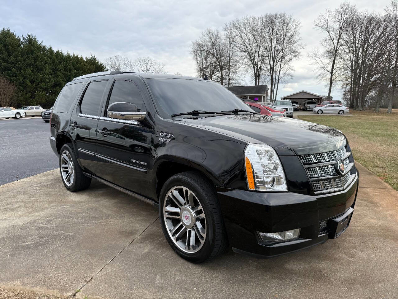Used 2013 Cadillac Escalade Premium AWD/4WD image 5