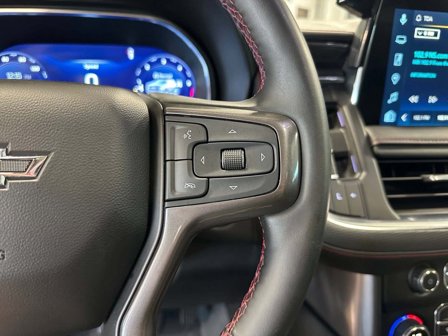 Used 2023 Chevrolet Tahoe RST w/ Luxury Package AWD/4WD image 18