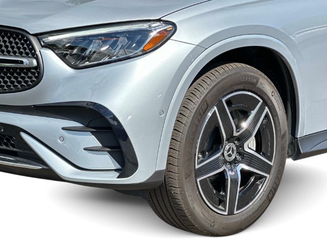Used 2025 Mercedes-Benz GLC 300 4MATIC image 7