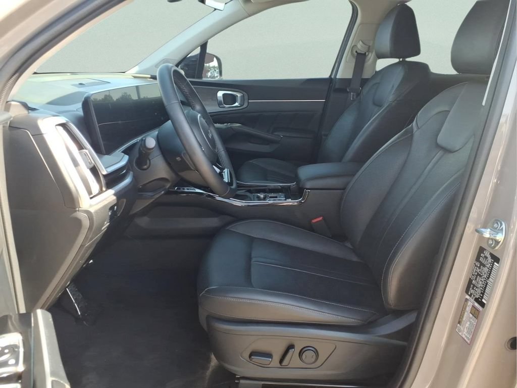 Used 2024 Kia Sorento SX AWD/4WD image 13