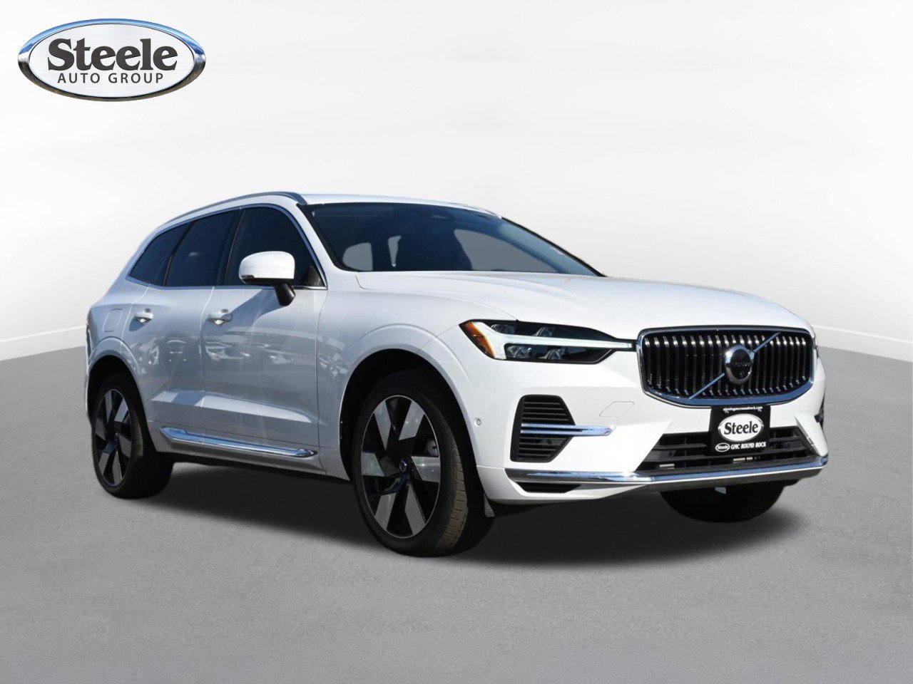 Used 2023 Volvo XC60 T8 Plus AWD/4WD image 3