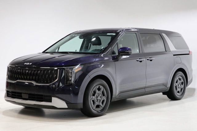 Used 2025 Kia Carnival FWD image 3