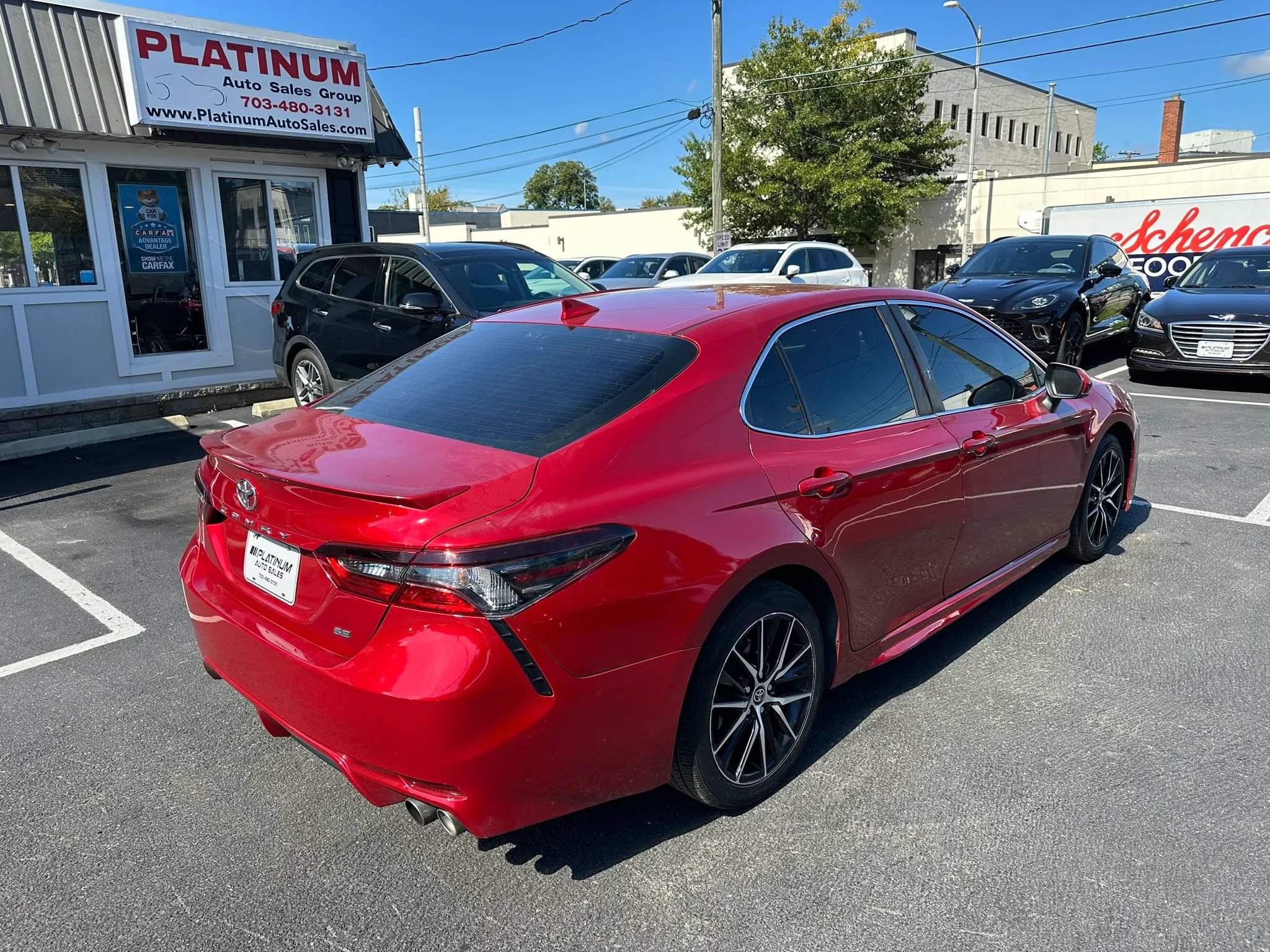 Used 2021 Toyota Camry SE FWD image 5