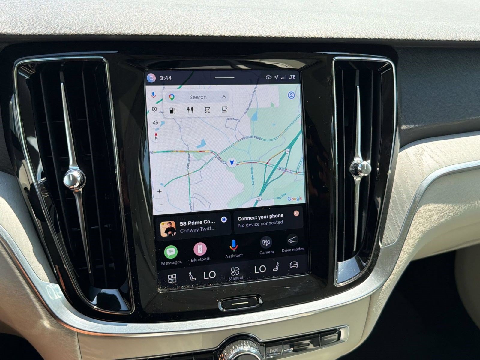 Certified 2025 Volvo V60 B5 Cross Country Plus AWD/4WD image 17