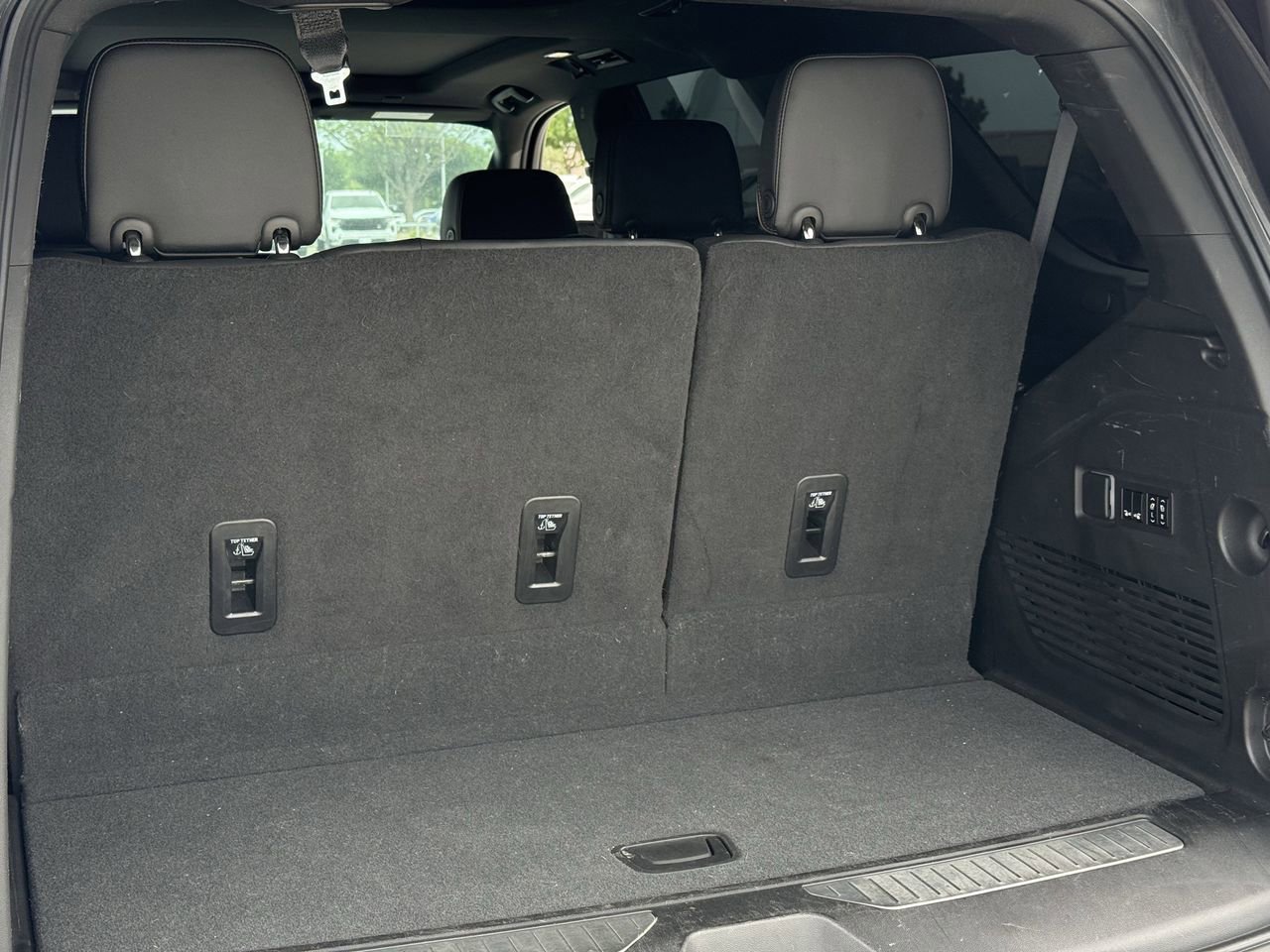 Certified 2023 GMC Yukon AT4 w/ AT4 Premium Package AWD/4WD image 27