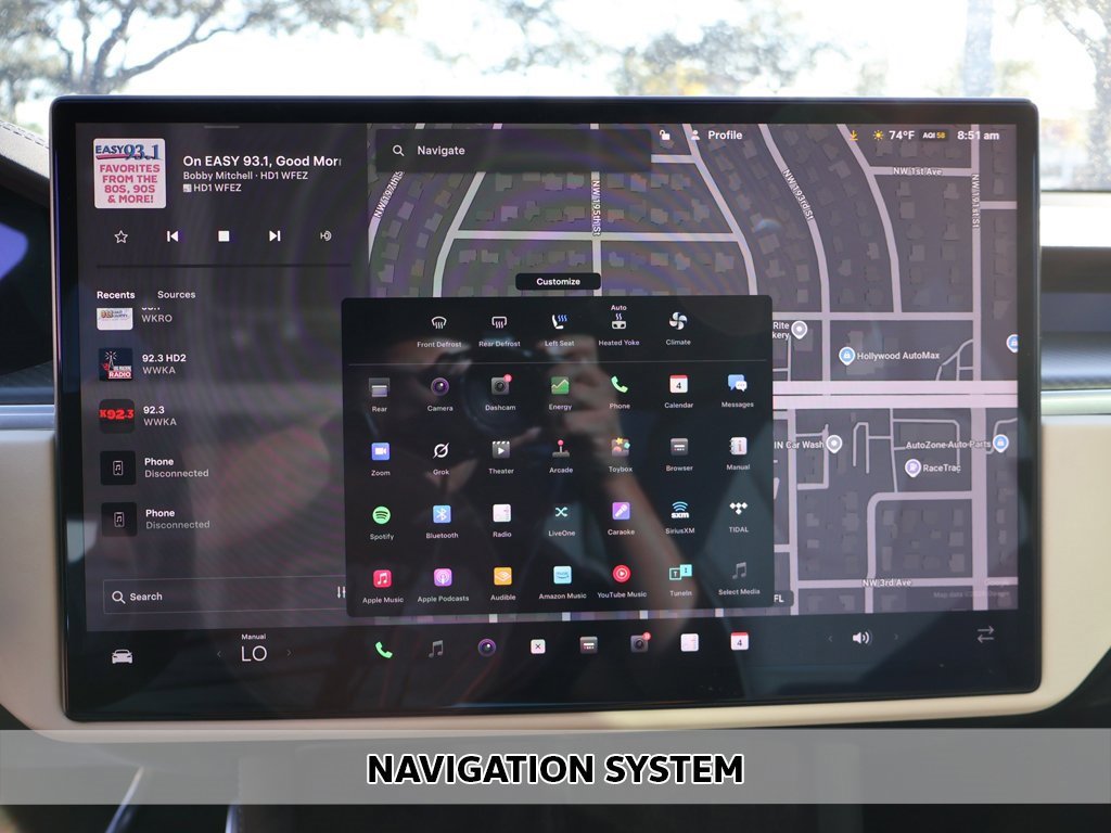 Used 2023 Tesla Model S Plaid image 3