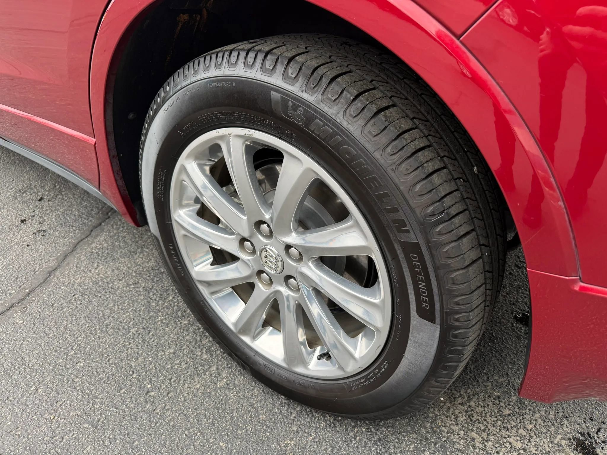 Used 2019 Buick Envision Essence FWD image 39