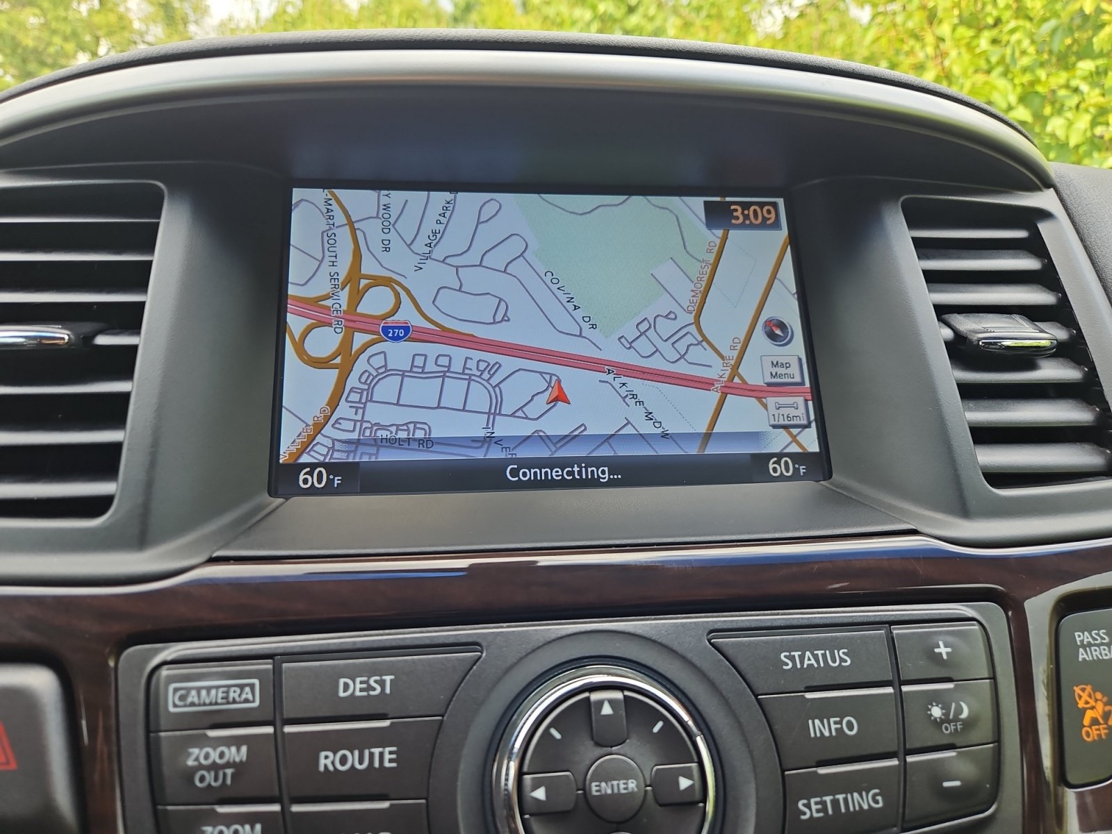 Used 2016 Nissan Pathfinder Platinum FWD image 19