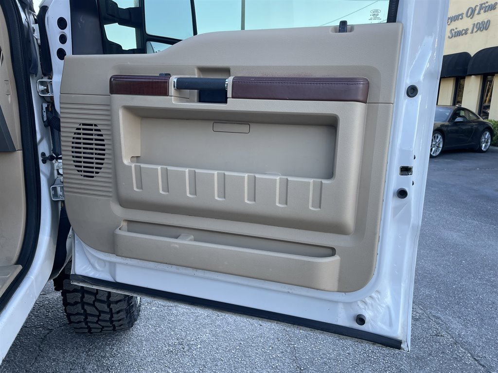 Used 2012 Ford F250 King Ranch w/ King Ranch w/Chrome Pkg image 42