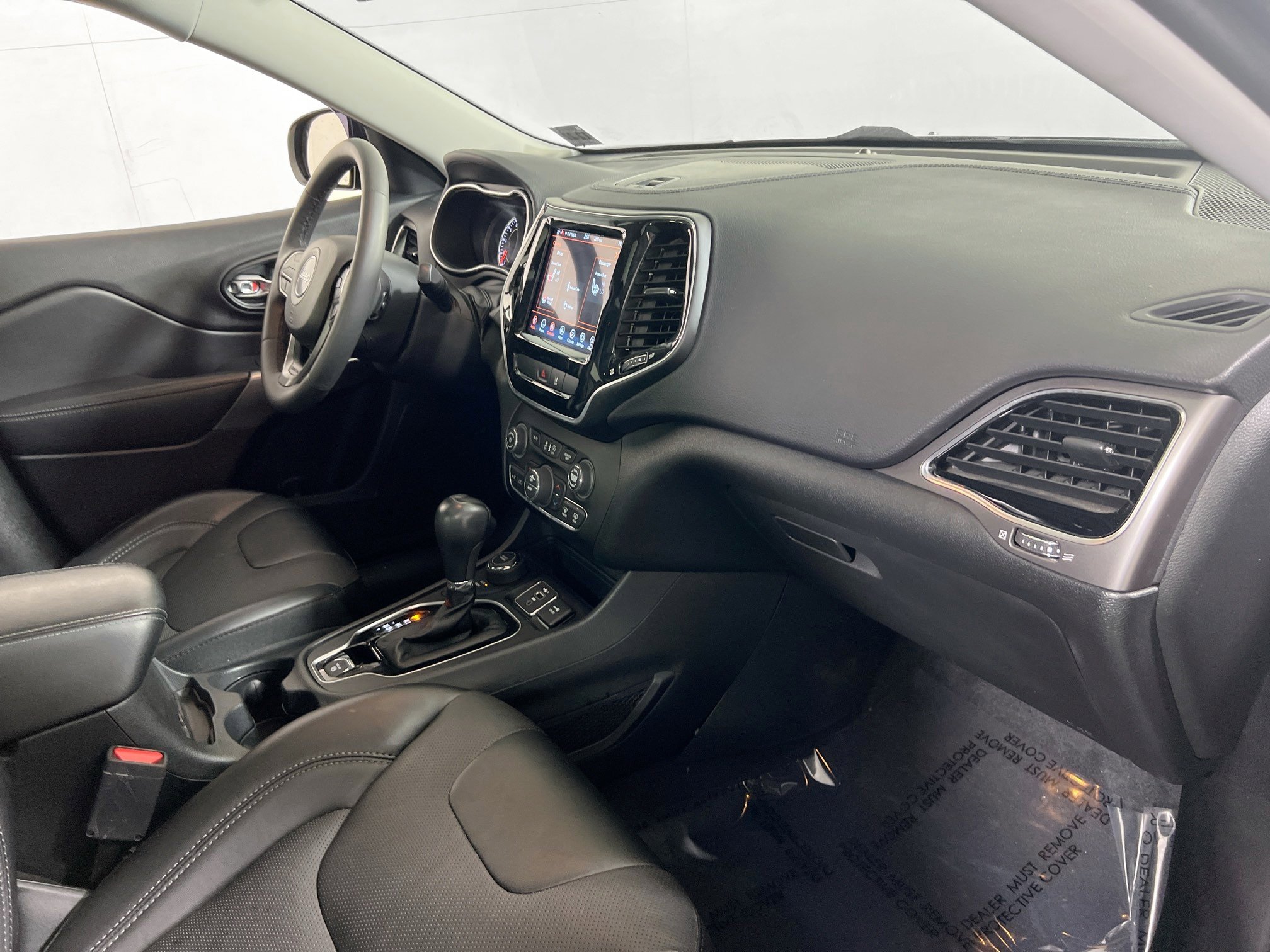 Used 2022 Jeep Cherokee Limited AWD/4WD image 28