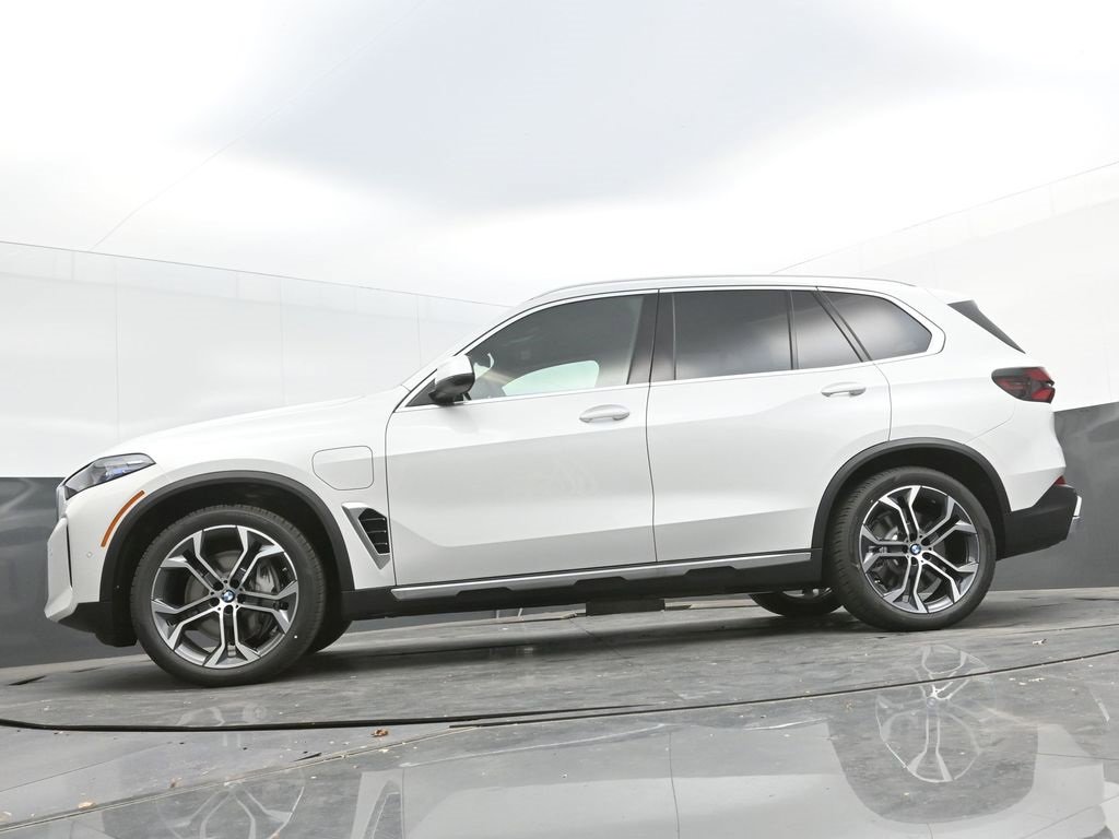 New 2026 BMW X5 xDrive50e image 37