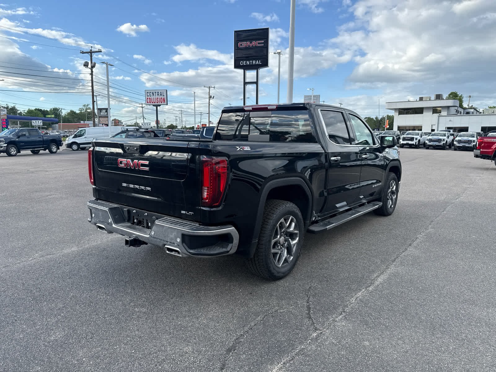 New 2026 GMC Sierra 1500 SLT w/ SLT Premium Plus Package AWD/4WD image 5