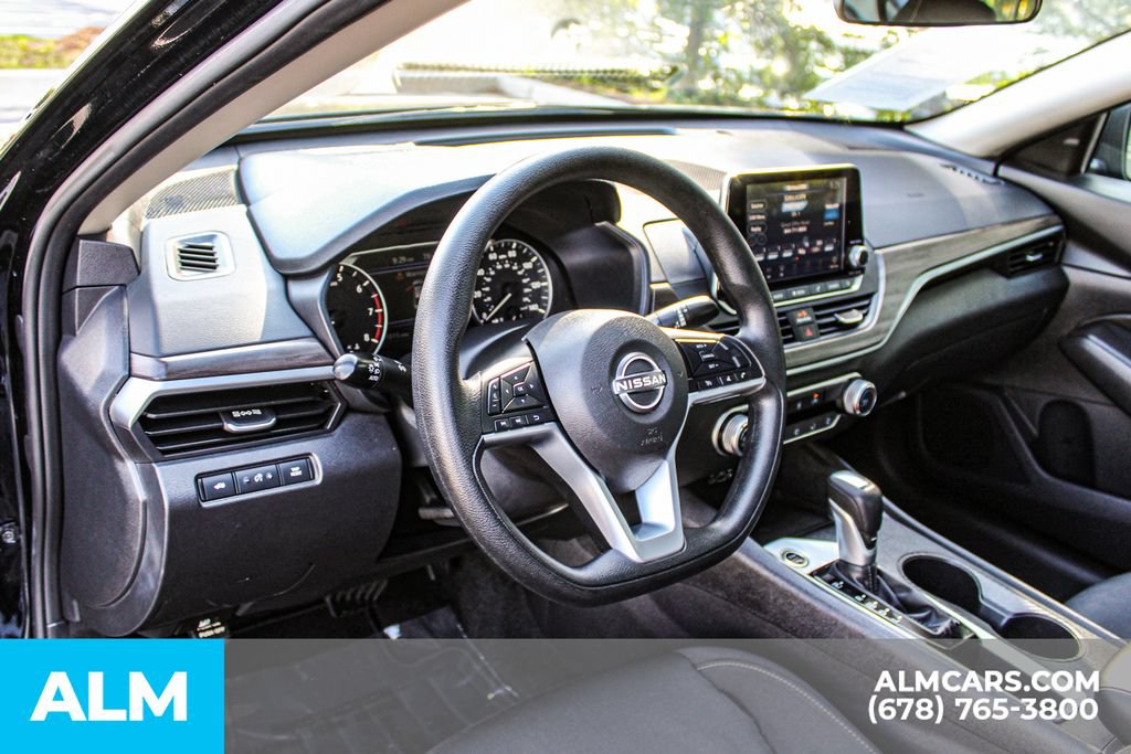 Used 2025 Nissan Altima 2.5 SV FWD image 22