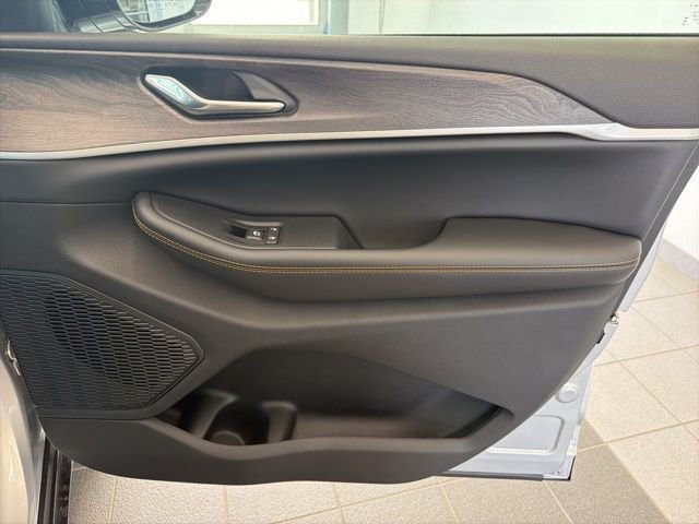 New 2026 Jeep Grand Cherokee L Limited AWD/4WD image 16